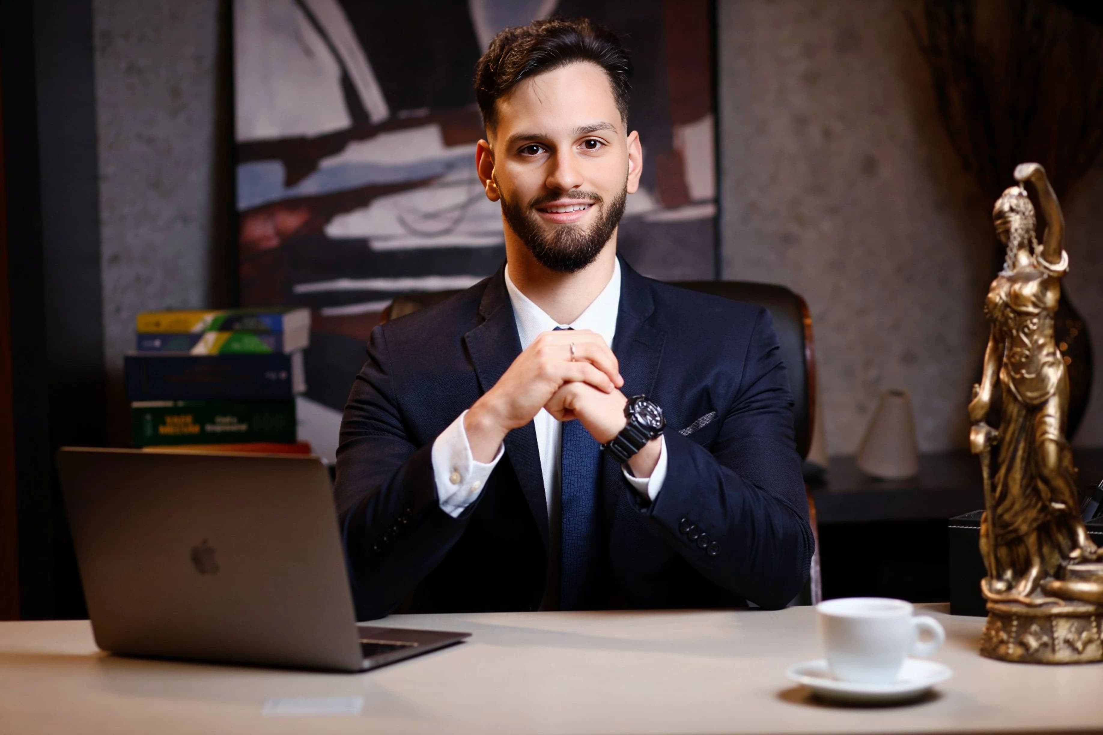 Dr. Bruno Schwanke — Advogado de Trânsito em Maringá